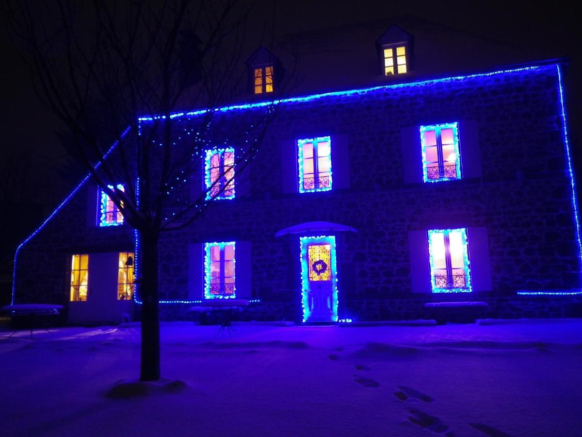 Maison d'Hôtes La Nichée Rochefort-Montagne Esterno foto
